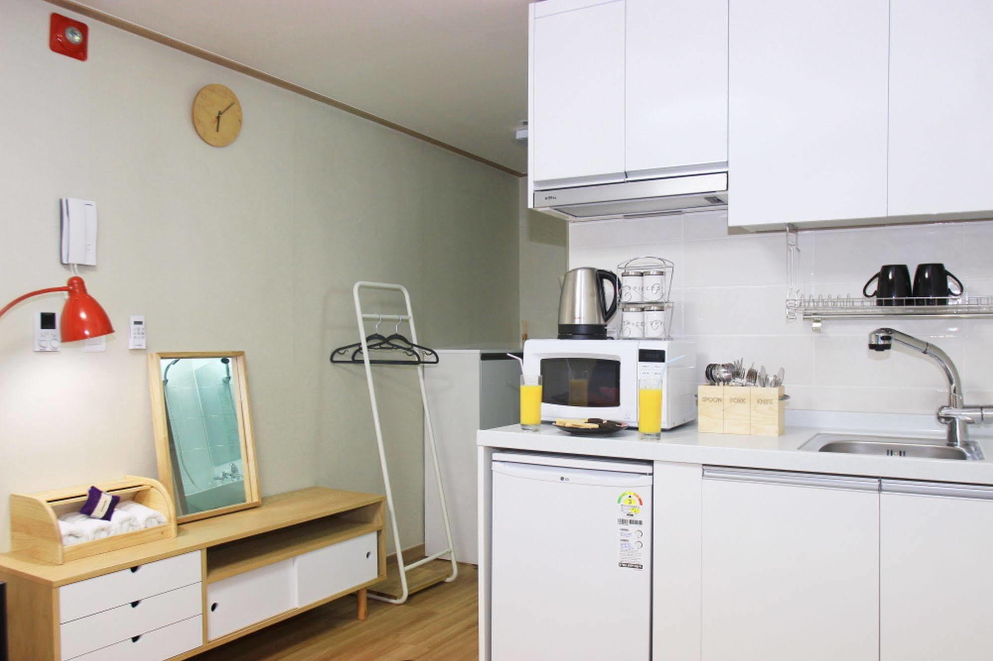 Hostel Kw Gangnam Сеул Экстерьер фото